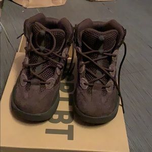 Yeezy desert boot brown
